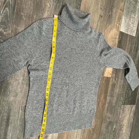 Peck & Peck Luxury 2ply 100% gray Cashmere Pullover Sweater T-neck sz medium - Picture 3 of 4